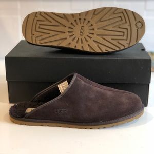Men’s Ugg slippers size 9